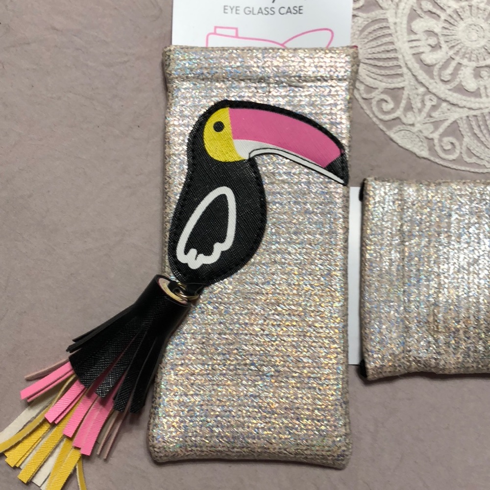 NWT Toucan Eyeglass Case